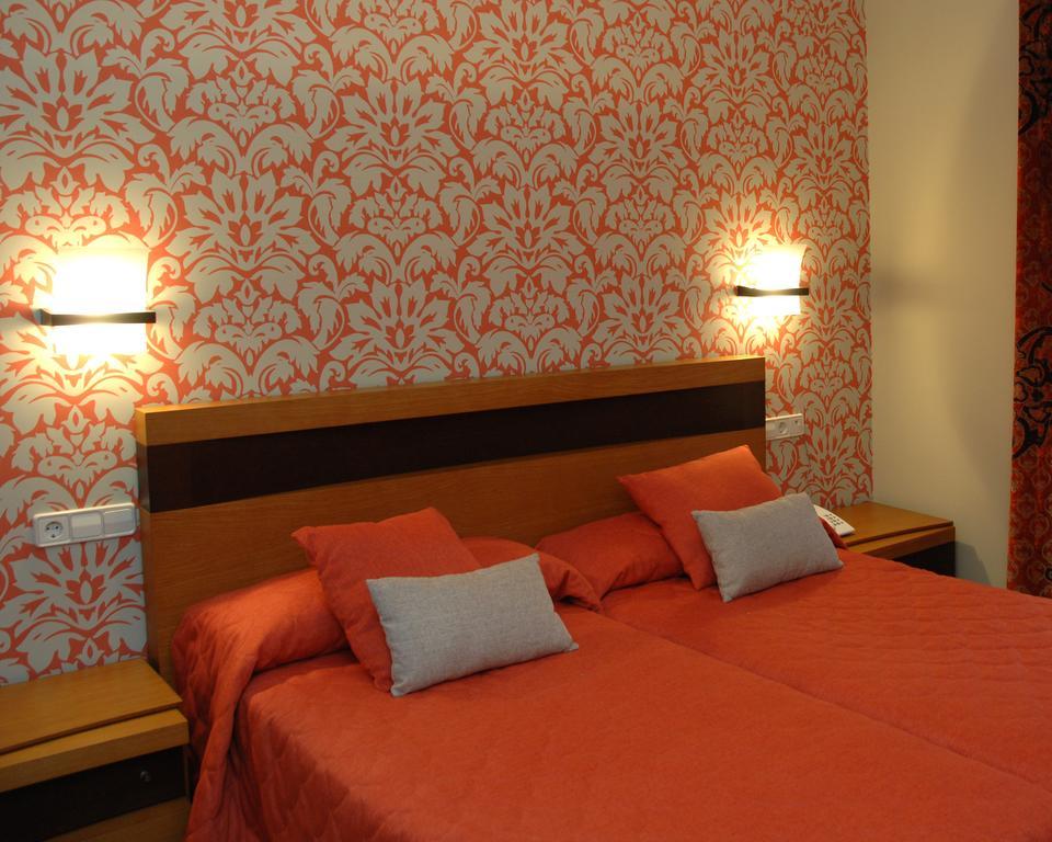 Hotel Hc Sigueenza Ngoại thất bức ảnh
